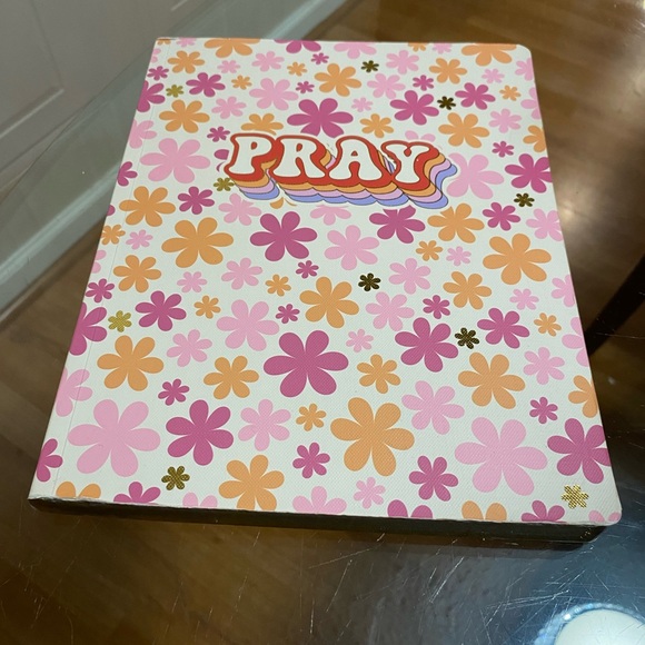 The Gracious Maker NEW Jurnal Pray - Picture 5 of 6